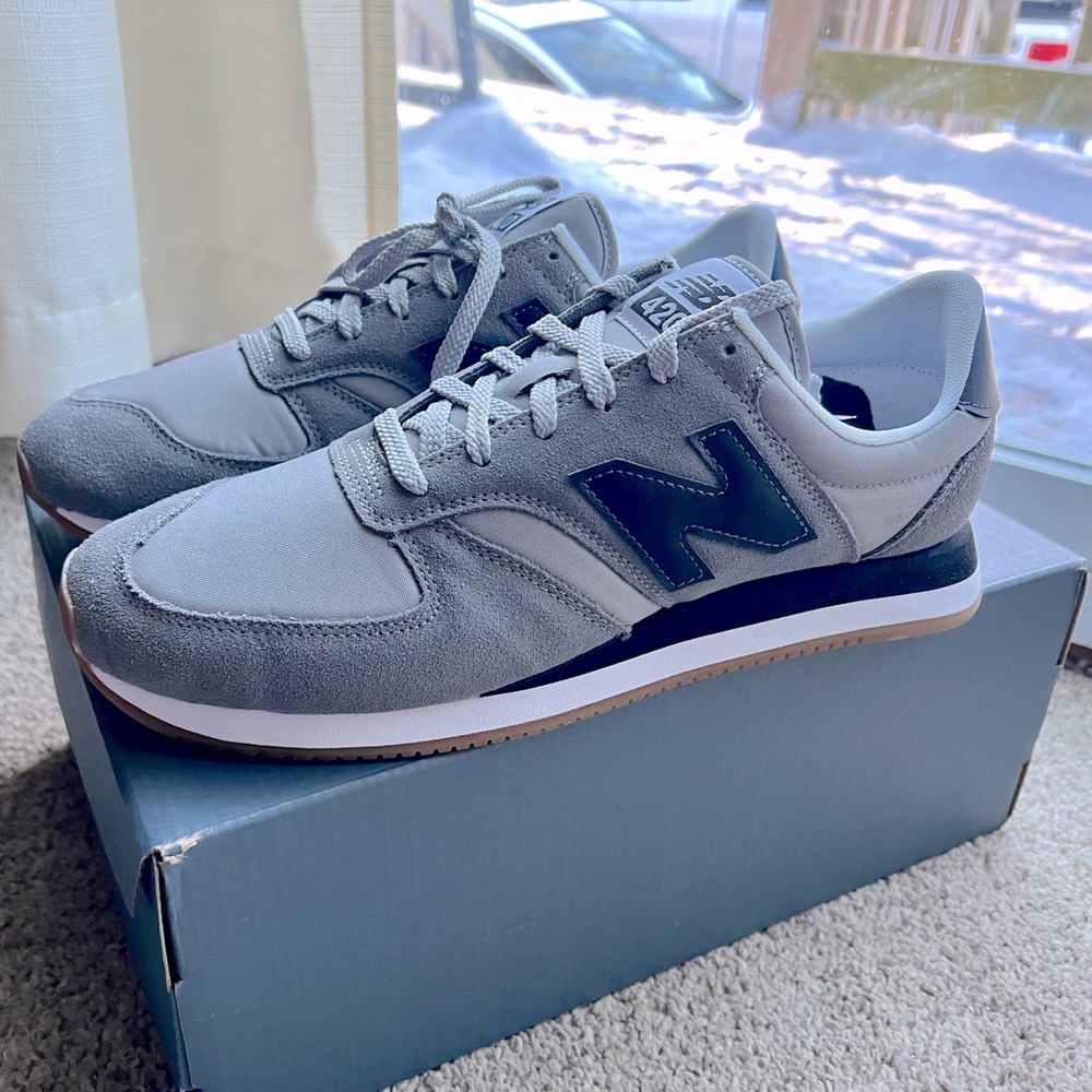 New Balance 420v2 Sneakers
